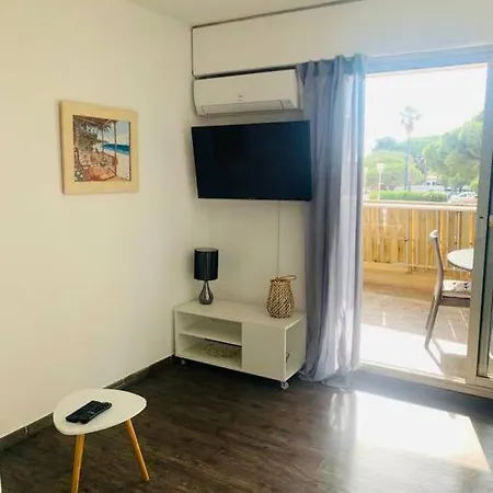 Апартаменти Port Confort Terrasse/parking Prive *